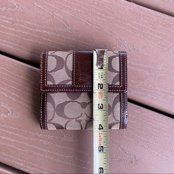 COACH Logo Small Wallet - Picture 4 of 8